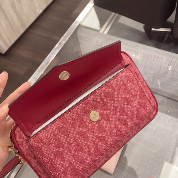 MK Medium PVC Pocket Camera Crossbody Berry Multi - Picture 6 of 6